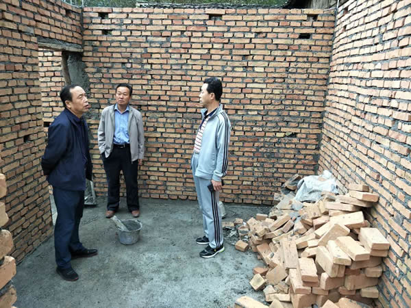 隴運集團公司黨委書記、董事長李寅祥同志深入琵琶鎮(zhèn)寧強村開展幫扶工作