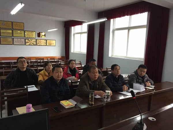 隴運(yùn)集團(tuán)公司黨委組織開展黨課輔導(dǎo)和理論學(xué)習(xí)中心組(擴(kuò)大)學(xué)習(xí)教育活動