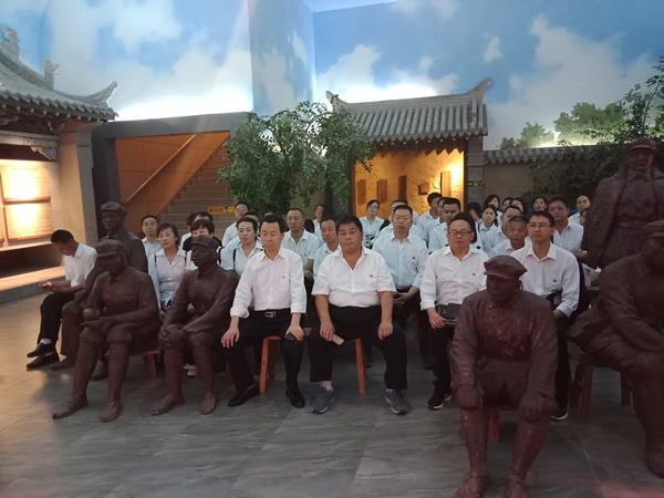 隴運(yùn)集團(tuán)公司黨委開(kāi)展“不忘初心、牢記使命”紀(jì)念建黨98周年主題黨日活動(dòng)