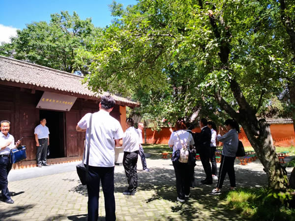 隴運(yùn)集團(tuán)公司黨委開(kāi)展“不忘初心、牢記使命”紀(jì)念建黨98周年主題黨日活動(dòng)