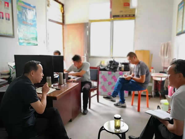 隴運(yùn)集團(tuán)公司黨委書記、董事長(zhǎng)李寅祥深入琵琶鎮(zhèn)寧強(qiáng)村檢查指導(dǎo)幫扶工作