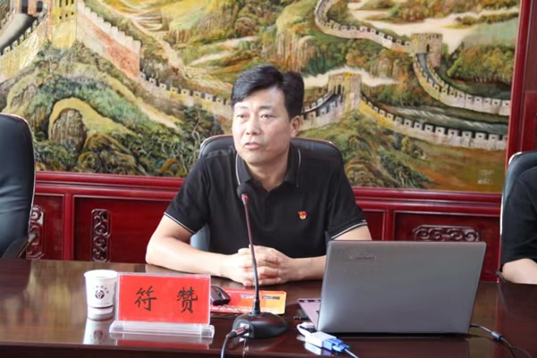 市政府國資委黨委委員、副主任符贊到隴運(yùn)集團(tuán)公司開展講授 黨紀(jì)學(xué)習(xí)教育專題 黨課暨“七一”慰問活動